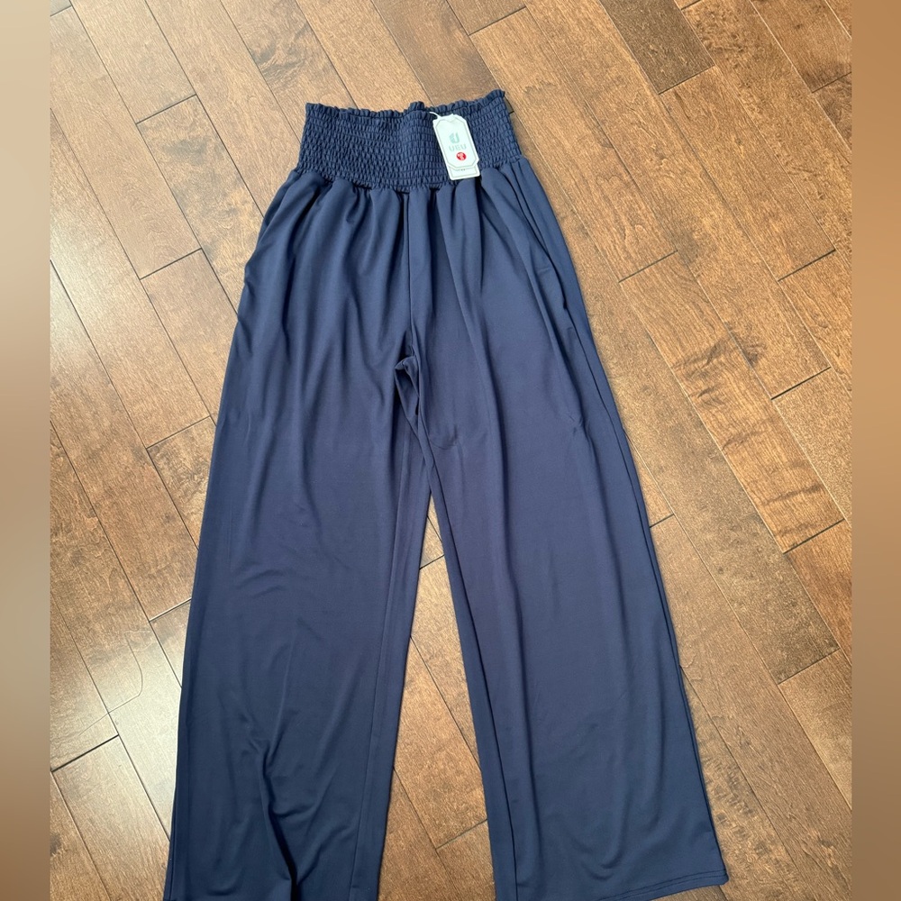 NWT blue Palazzo pants- small